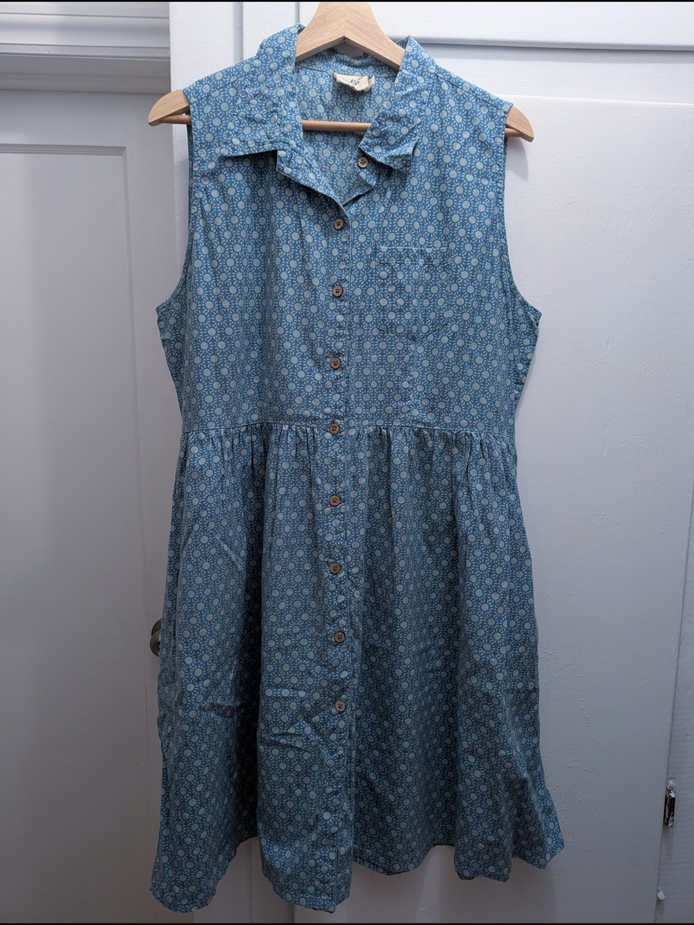 Mata Traders Sleeveless Blue Printed Button-Front Midi Dress